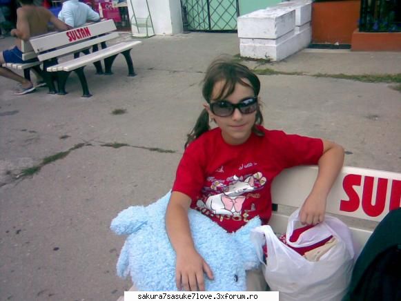 eu incep:

ma numesc virlan diana stefania, an 9 ani si sunt din judetul neamt. 
hobiuri: dans,